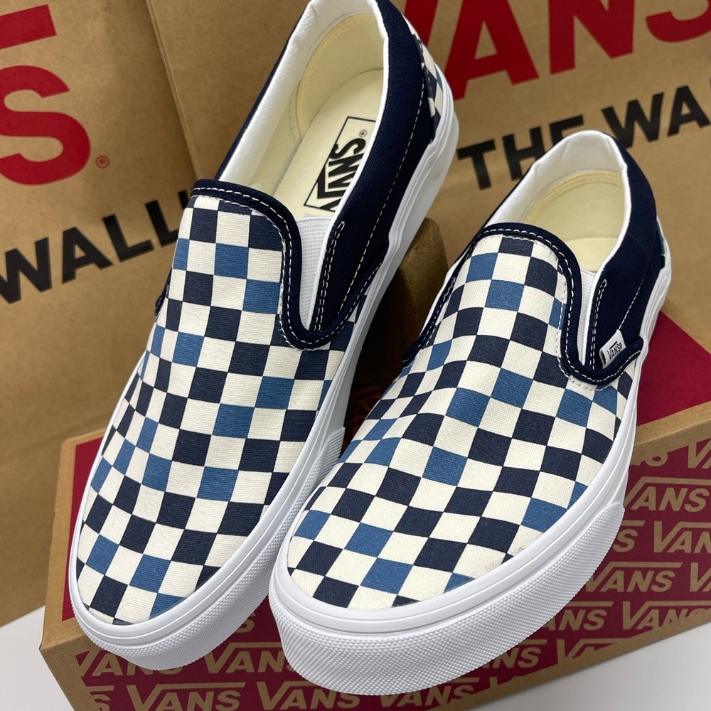 Vans WMNS Blue Checkerboard Classic Slip-On
Tri-Tone Check Navy
VN000D5PBX9